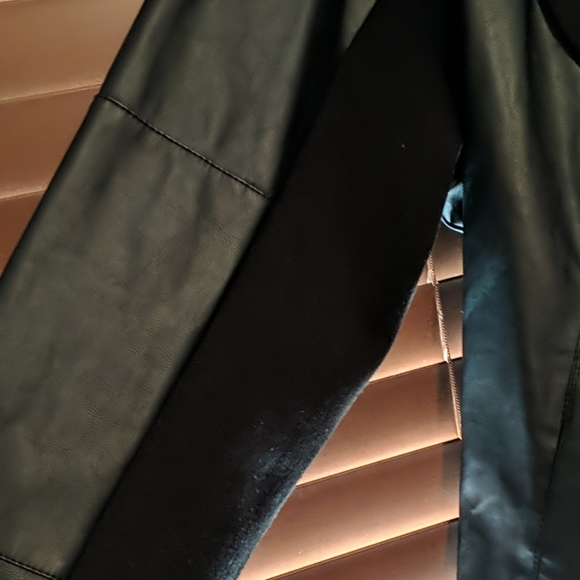 Jacket - Picture 2 of 8